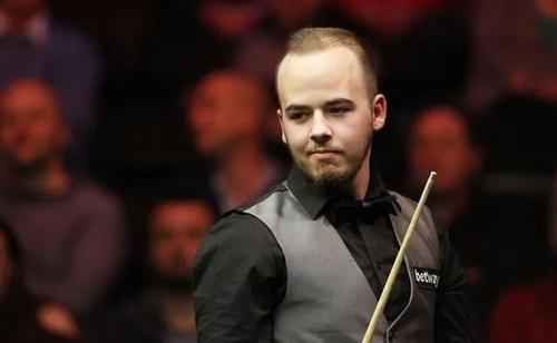 化女子赛上 化女子赛上