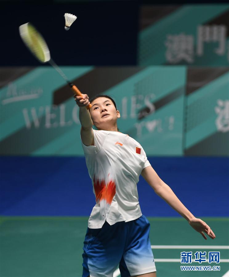 与之相对比 与之相对比