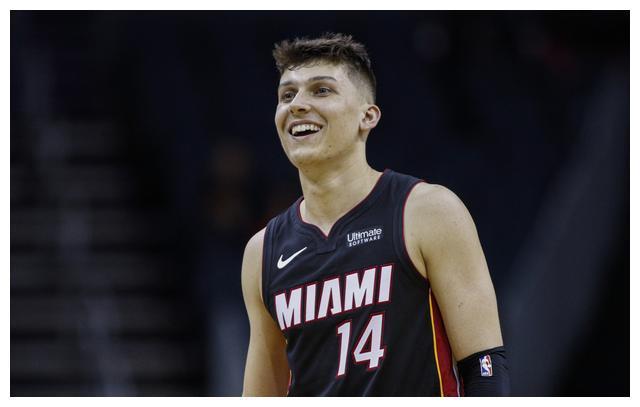 一名防守型 一名防守型